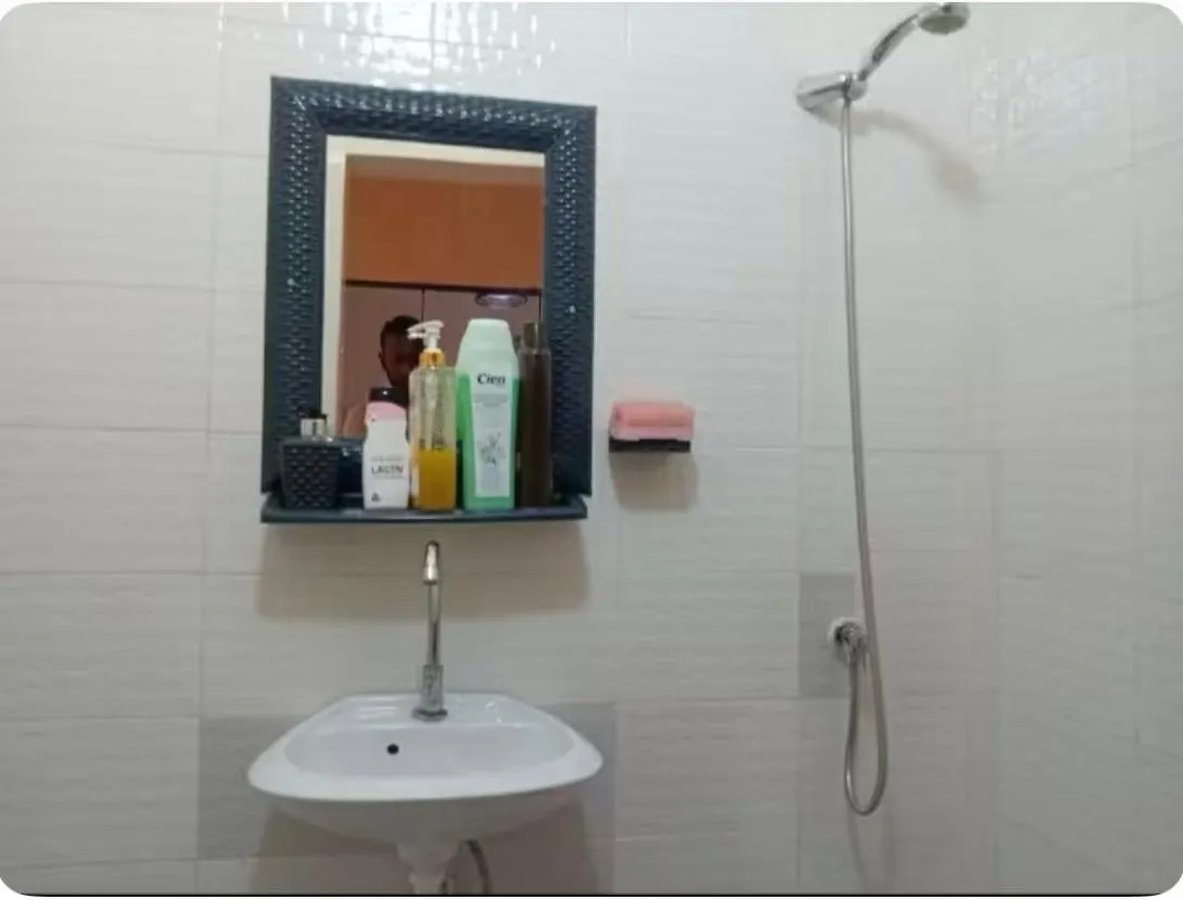 Room For Rent In An Apartment And Bathroom Dakar